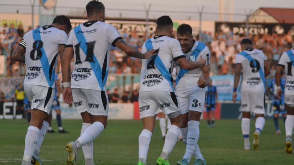 Festejo tras la apertura del marcador.