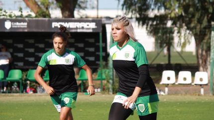 Aldana Avaca firmó su primer contrato profesional con Banfield.