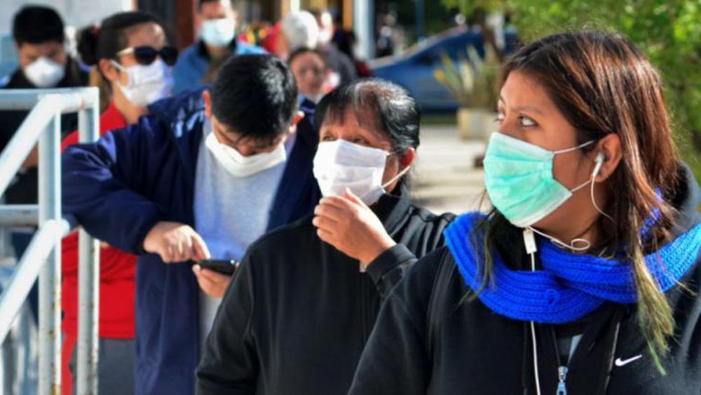 Recomiendan seguir usando el barbijo.