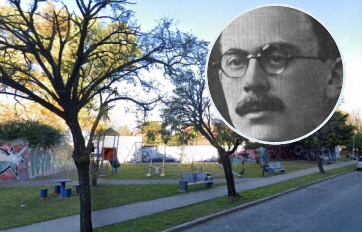 La plaza está entre las calles Profesor Mariño, San Pedro, Pichincha y Soler.