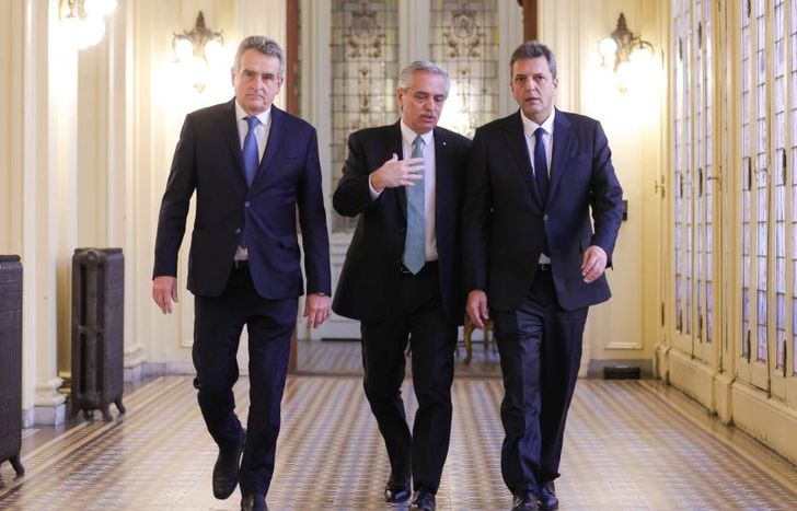 Rossi, Fernández y Massa, durante la reunión.