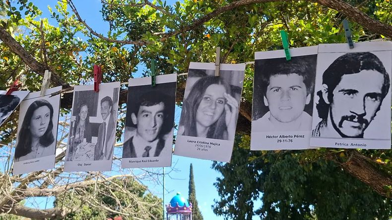 46 desaparecidos de Lomas Oeste tienen su mural en la Plaza Libertad.