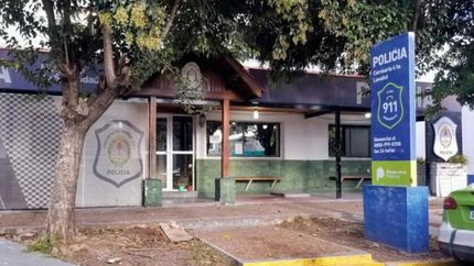 Efectivos de la Comisaría de Llavallol detuvieron a los delincuentes. Efectivos de la Comisaría de Llavallol detuvieron a los delincuentes.