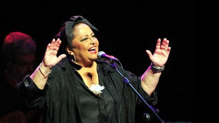 A sus vitales 74 años, lleva más de 20 discos editados y continúa con sus giras.