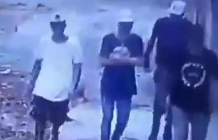 La banda que asaltó y mató a Lara, captada por una cámara de seguridad.