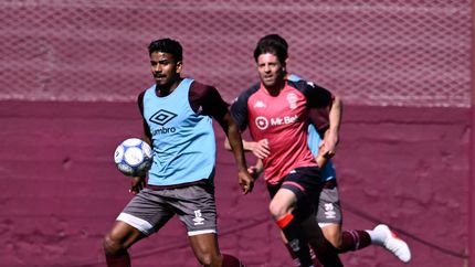 Raúl Loaiza sumó minutos en el amistoso de Lanús ante Huracán.