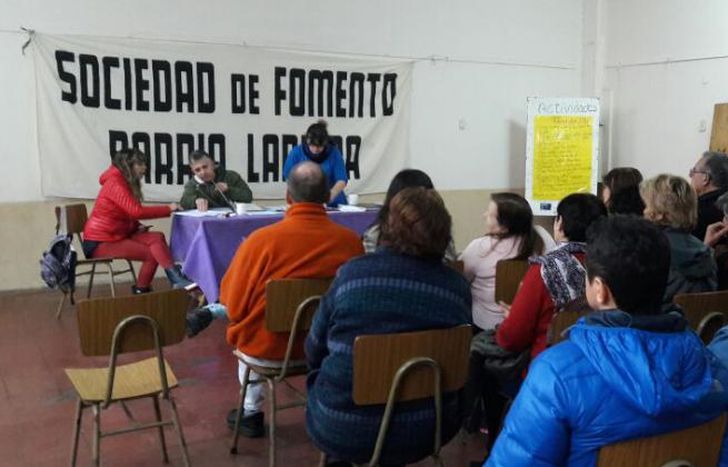 En Manuel de Falla 99, esquina Boedo.
