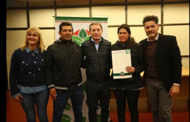 en el barrio hay 1200 familias.