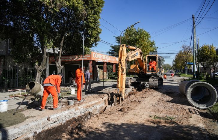 Las obras hídricas avanzan en varias localidades de Lomas.