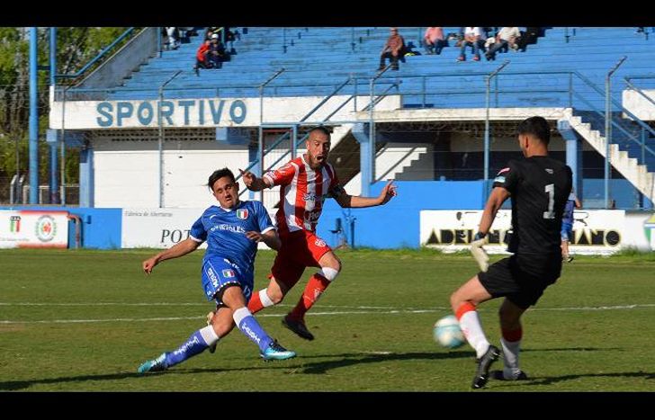 El goelador vuelve procedente de Sportivo Italiano (Gentileza: Claudia Scalia).