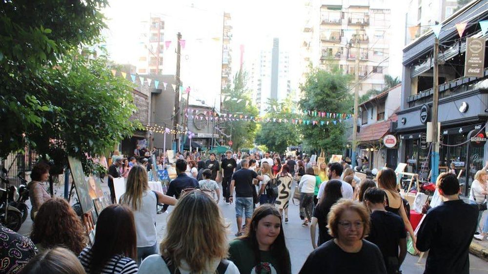 Ya se vive Paseo Lomitas con música, arte y gastronomía en un día primaveral