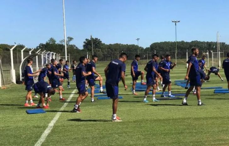 San Martín de Burzaco se pone a punto en Pila.