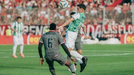 Gonzalo Ríos domina ante Mosquera.