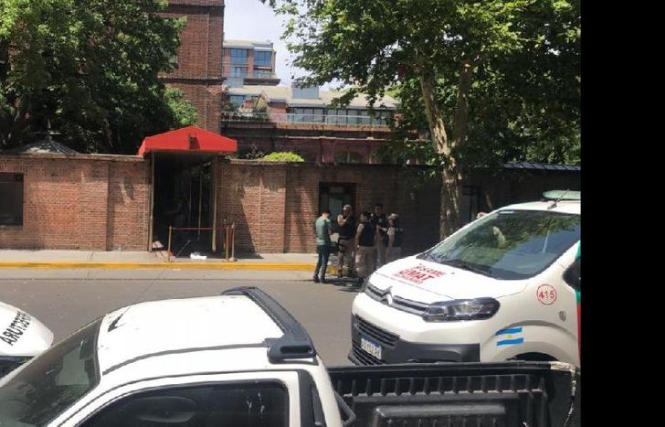 Habían sido trasladados al Argerich y uno de ellos falleció.