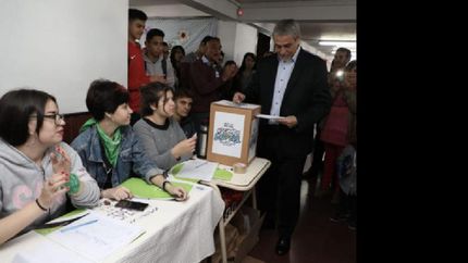 los estudiantes de avellaneda pueden elegir el nombre que llevara su escuela