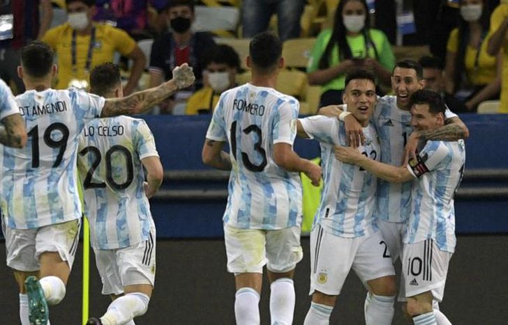 El festejo argentino tras el golazo de Di María.