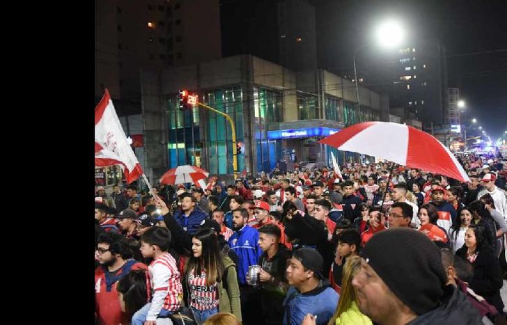 La caravana por las calles de Lomas se repiten año a año.