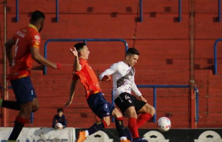 El Tambero empató en el Bajo Flores.