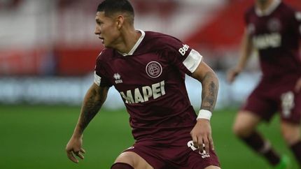 Juan José Cáceres ya no jugará en Lanús.