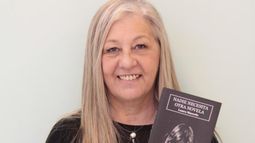 Laura invita a los lomenses a anotarse en alguno de sus talleres.
