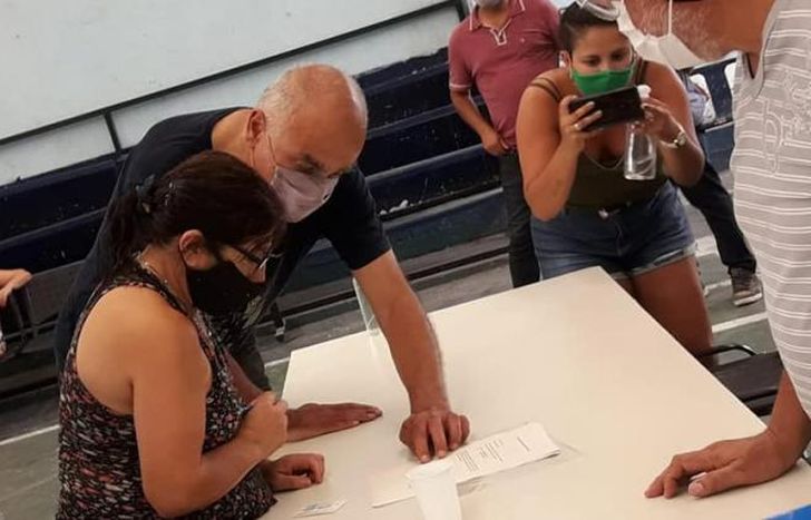 Los vecinos refrendaron la entrega de subsidios.