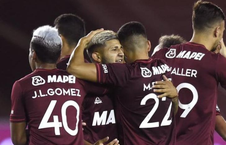 Dos futbolistas del Lanús deberán cuidase ante el Xeneize.