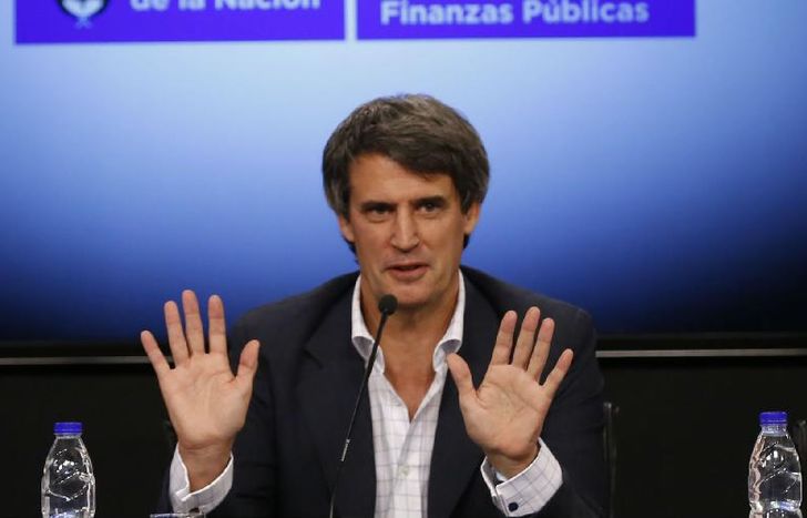 No hacía falta la encuesta de Durán Barba para darse cuenta de que la cosa no está funcionando, dijo Prat Gay.