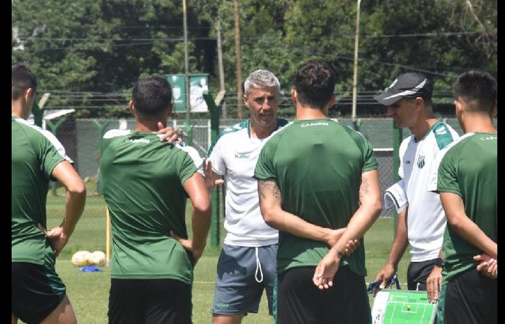 Ante Argentinos, Crespo parará al posible equipo titular para el debut.