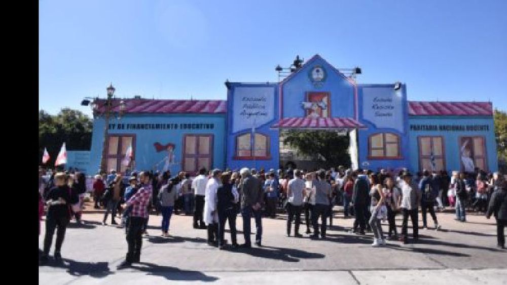 La “escuela itinerante” se quedará hasta el 5 de mayo