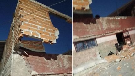 Una parte del primer piso del edificio se desplomó.