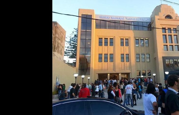 En el reciclado edificio municipal Leonardo Favio.