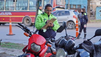 Operativo de control en el barrio San José de Temperley.
