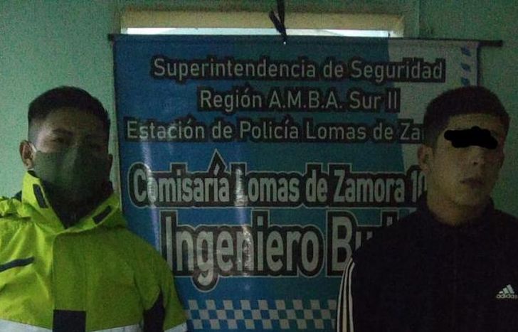 Está acusado de tentativa de robo.