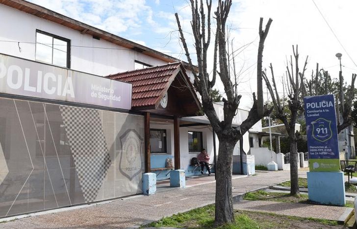 La policía condenada cumplía funciones en la Comisaría de Llavallol.