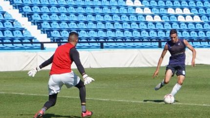 Brian Gómez asistió a Callejos en el gol ante Laferrere.