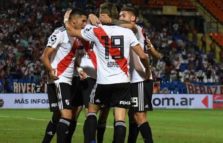 Con una notable producción futbolística, el Millonario ganó con comodidad en Mendoza.