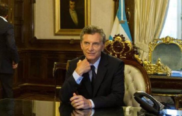 Macri-despacho-Casa-Gobierno_CLAIMA20151214_0050_28