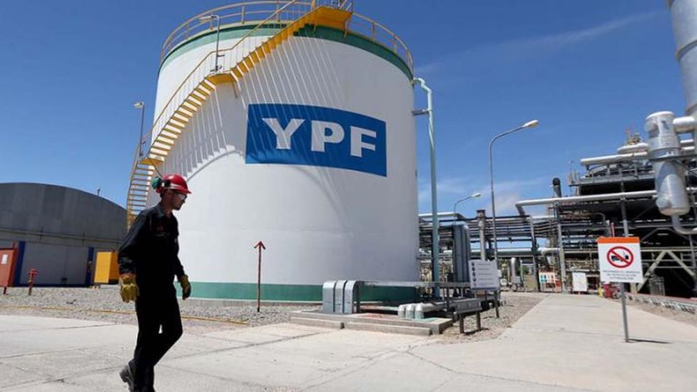 Axel Kicillof recordó la recuperación de YPF en su décimo aniversario.