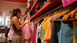 Preocupa la caída en las ventas. El rubro textil e indumentaria, entre los más afectados. Preocupa la caída en las ventas. El rubro textil e indumentaria, entre los más afectados.