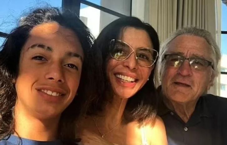 Leandro, con su mamá y su abuelo.