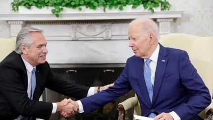 fernandez se reunio con biden: de que hablaron