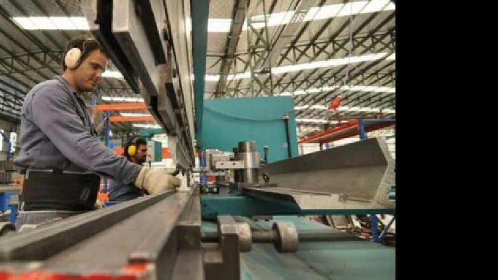 La producción pyme se desplomó un 8,4%