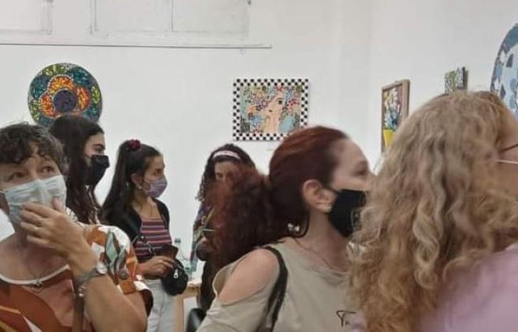 Los vecinos disfrutaron de los cuadros y las esculturas.