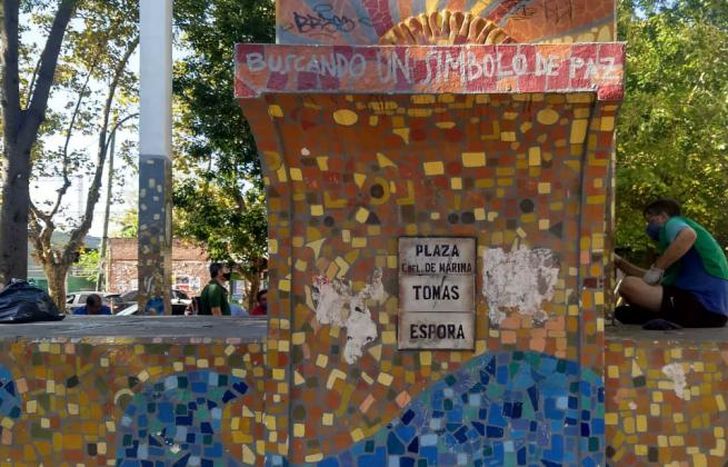 Volver a convertir la plaza en un símbolo de paz.