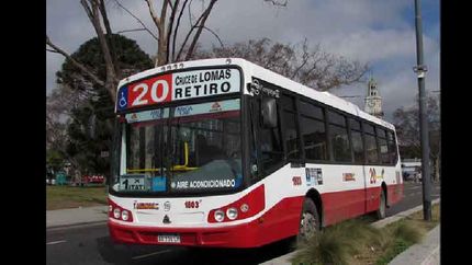 El colectivo de la línea 20 fue el escenario del intento fallido de robo.