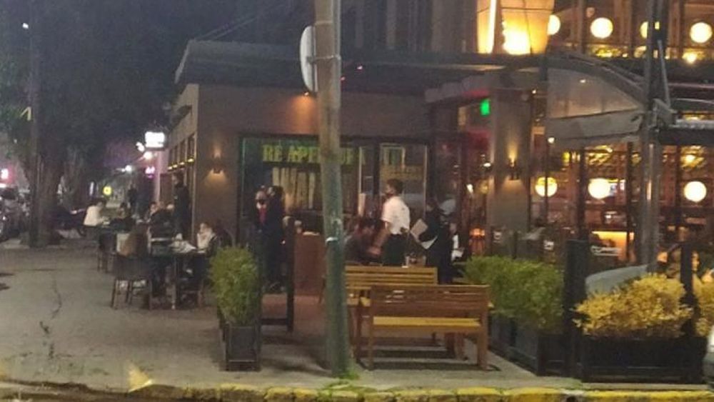 Infectólogos están a favor del toque de queda sanitario.