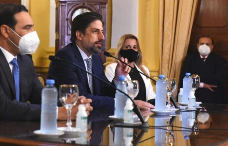 Trotta dio una conferencia de prensa en Corrientes.