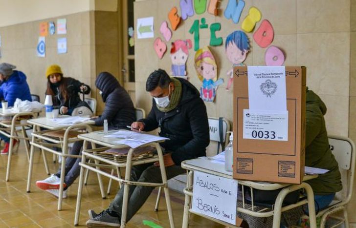Vacunarán con segunda dosis a autoridades de mesa.