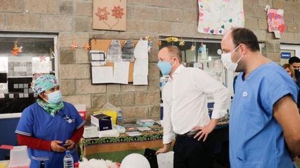 Insaurralde y Ortega Soler durante la visita a un vacunatorio.