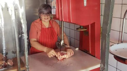 Una verdadera luchadora de la vida que las máquinas de la carnicería la ayudaron a salir adelante.